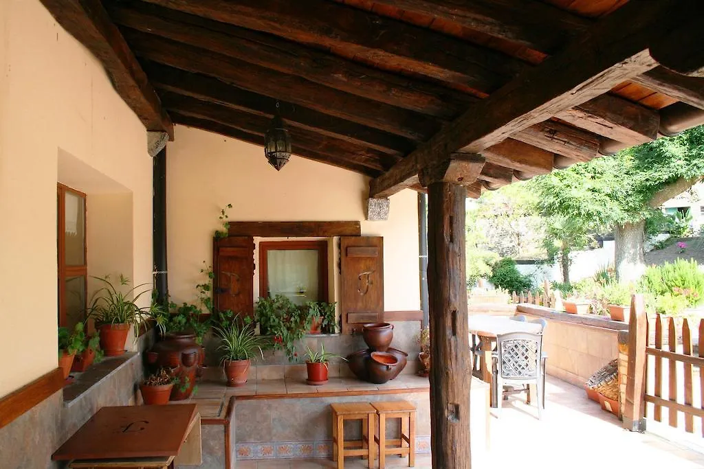 Perlakua Saka Villa Deba Farm stay